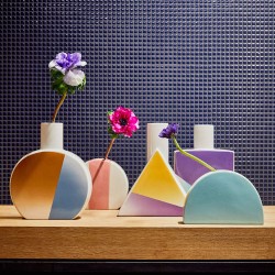 Vaso bottiglia triangolare cm 23h Pastel